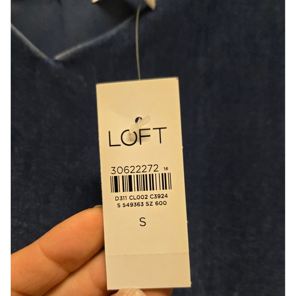 LOFT Blue Velvet V-Neck Camisole Cami Top NWT S 549363 - Picture 3 of 9